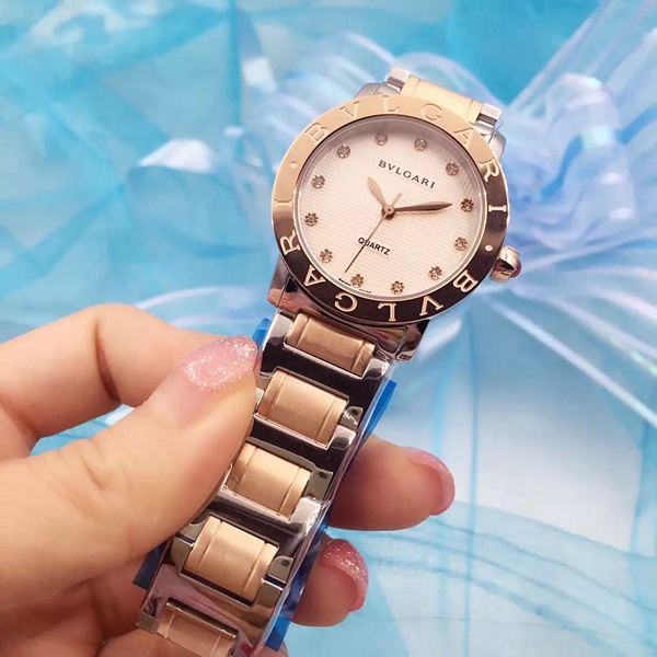 ブルガリ時計正面デザイン